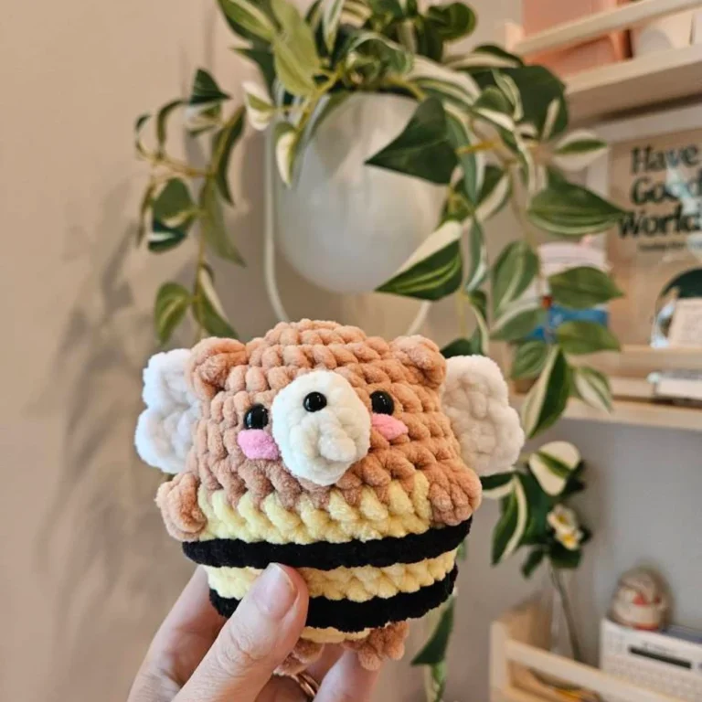 Bear bee low sew crochet pattern cute plushie amigurumi photo review