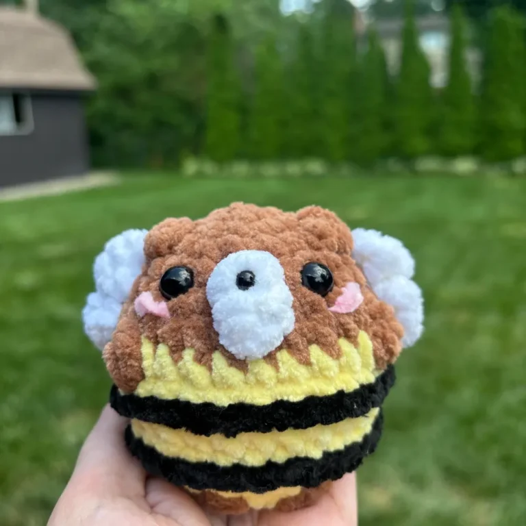 Bear bee low sew crochet pattern cute plushie amigurumi photo review