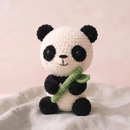 Panda with Bamboo – no-sew amigurumi crochet pattern (photo 2)