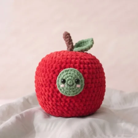 Worm in Apple – no-sew amigurumi crochet pattern (photo 2)