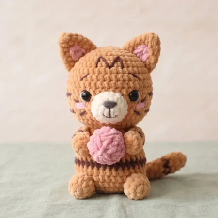 Tabby Kitten with Yarn Ball – crochet yarn and patterns (photo 2)