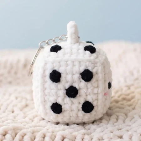 Lucky Dice Charm – crochet keychain ideas (photo 2)