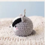 Badger Charm – crochet keychains patterns (photo 9)