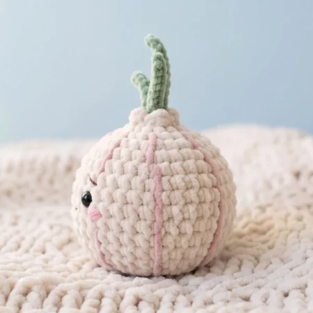 Emotional Support Onion – kawaii crochet pattern (photo 2)