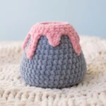 Grumpy Little Volcano – kawaii crochet pattern (photo 10)