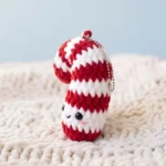 Candy Cane Charm – cute crochet keychain ideas (photo 2)