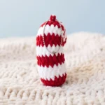 Candy Cane Charm – cute crochet keychain ideas (photo 10)