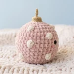 Bauble Buddy – no-sew amigurumi crochet pattern (photo 2)