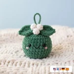 Mistletoe Charm – crochet star keychain
