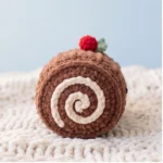 Yule Log Buddy – no-sew amigurumi crochet pattern (photo 8)