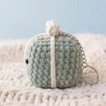 Little Gift Box – no-sew amigurumi crochet pattern (photo 9)