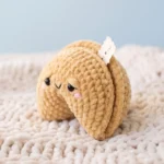 Fortune Cookie Buddy – no-sew amigurumi crochet pattern (photo 9)