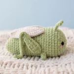 Little Grasshopper – no-sew amigurumi crochet pattern (photo 2)